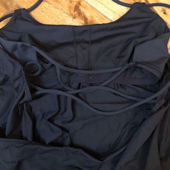 Lululemon Flow & Go Tank sz 8 - Picture 8 of 9